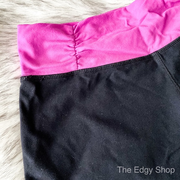 Kyodan | Ruched Waistband Yoga Shorts - Picture 3 of 4